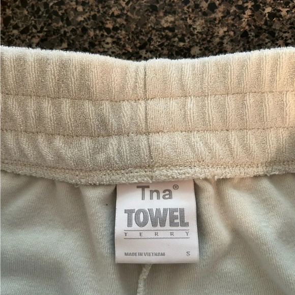 Aritzia TNA Houston Short Towel Terry Cloth Size Small 
Light Mint Green Beach - Picture 8 of 10